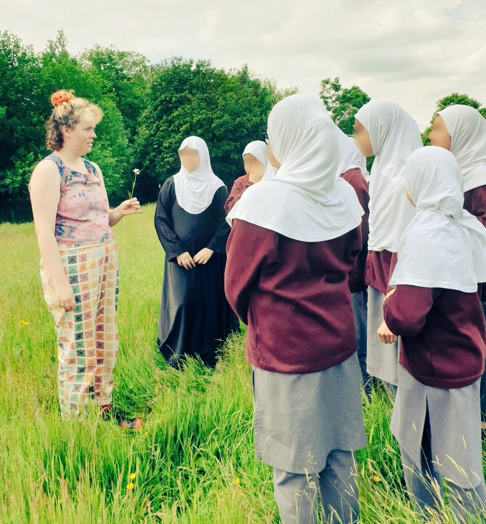 high_olive's tweet photo. Olive High students at the "WetLab"; the floating laboratory on the Leeds and Liverpool canal.
Our young artists had an amazing experience with painting and horticulture on the canal! π¨
#wetlab
#horticulture
#superslowway
#thisgirlcan https://t.co/3ws7mmQc9I