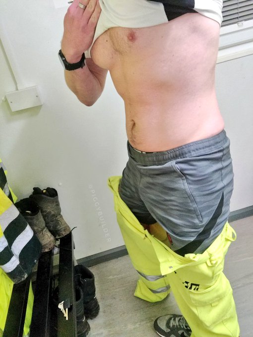 I love these shorts 🤤😍 Wear them to gym 💪  &amp; at work 👷&zwj;♂️ for optimal fragrance 🐽 https://t.co/BsHY2