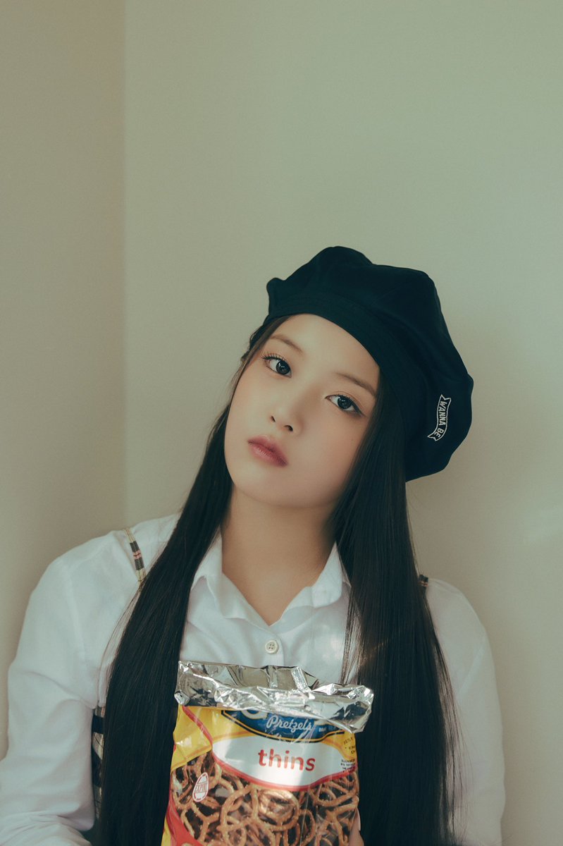 Jiwoo pics ♡ tweet media