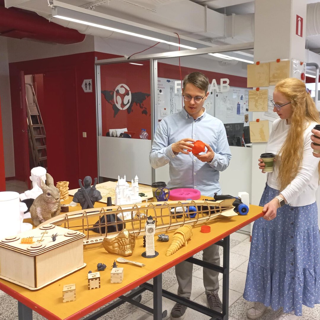 vmevaasa's tweet photo. FI – EN

Mikä uskomaton vierailu Tampereen yliopistoon. Kiitos kaikille esittelijöille! 🙏

//

What an incredible visit to Tampere University. Thank you to everyone who showed us round! 🙏

#robostudio #tampereuni #vmevaasa #univaasa https://t.co/yR2s0E9soj