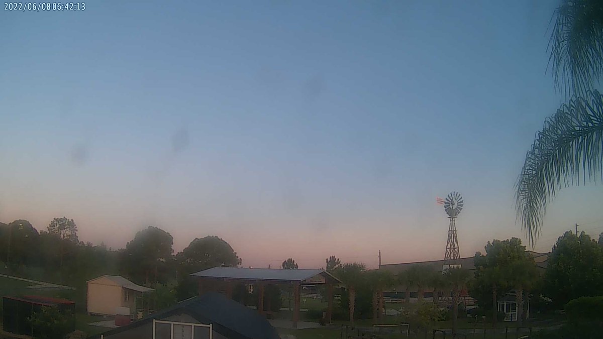 FLGWxSTEM's tweet photo. Florida Learning Garden at sunrise and it's 74 F. https://t.co/nDikJ6MmFU