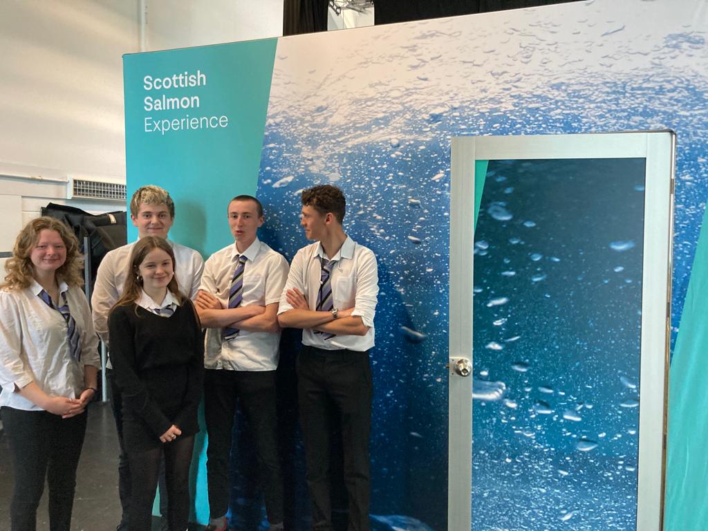 ScotlandSalmon's tweet photo. The @LochgilpheadJC careers event began this morning, with pupils keen to learn about the variety of careers in #aquaculture.
It includes an introduction to farm-raised #Scottishsalmon, tech exhibitions, a powerboat tour and tasting nutritious salmon burgers. #BeTheNewWave https://t.co/LoT8AbTUmL