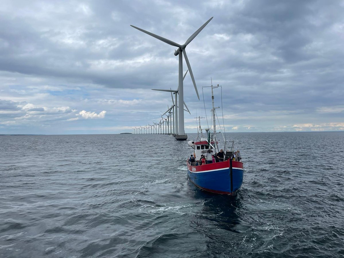 abl_impact's tweet photo. Built more than 20 years ago, the Middelgrunden Offshore Wind Farm supplies 4% of Copenhagen’s power and is owned equally by the municipal utility company and a cooperative of private investors. #ABLinDenmark #ABLImpact https://t.co/JLl4cBv1Zf