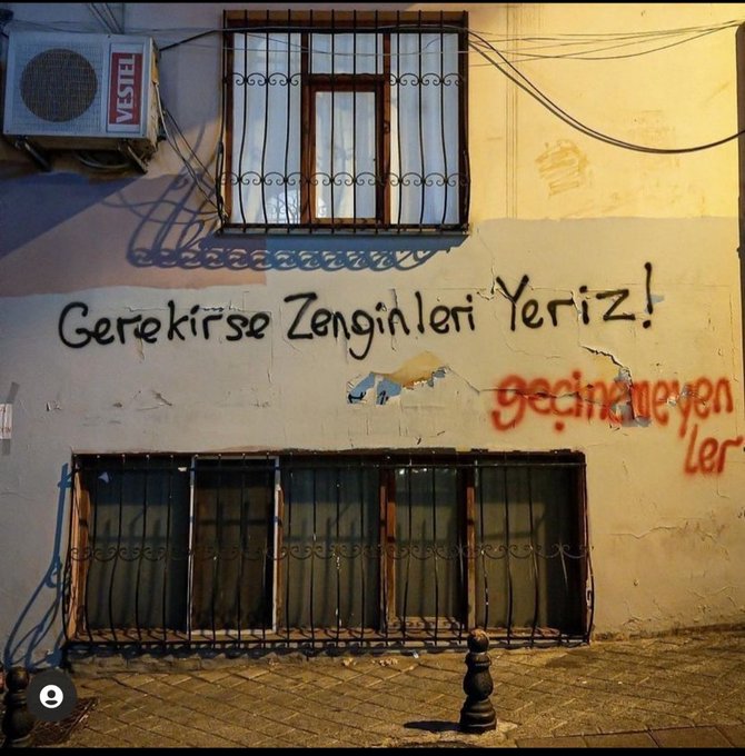 sedatbalun's tweet photo. 'filden büyük bir şey varsa; o da, ormandır!'
-bir afrika atasözü-

(buradaki orman, halktır.)

gerekirse, zenginleri yeriz.
neden olmasın!
#dolarTL https://t.co/ivKQGxhddX