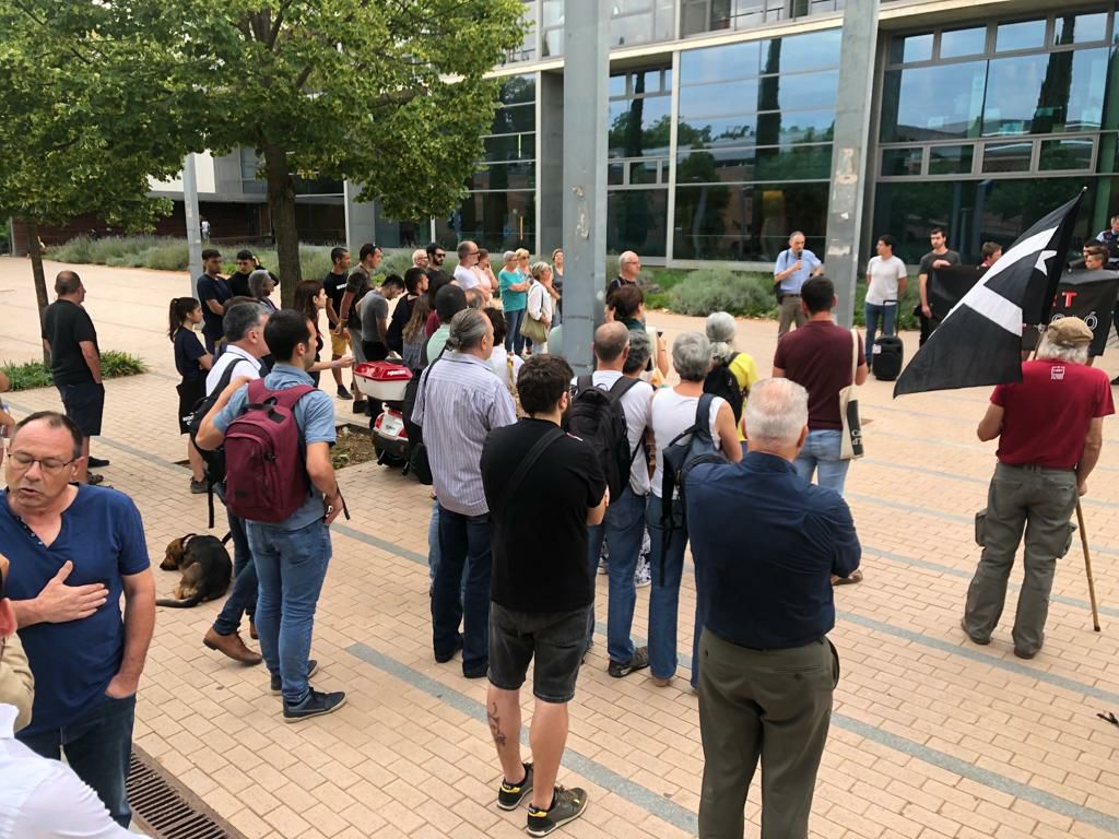 3 hores de judici, gràcies per tot el suport de la gent! Seguirem informant! Ens veiem als carrers!