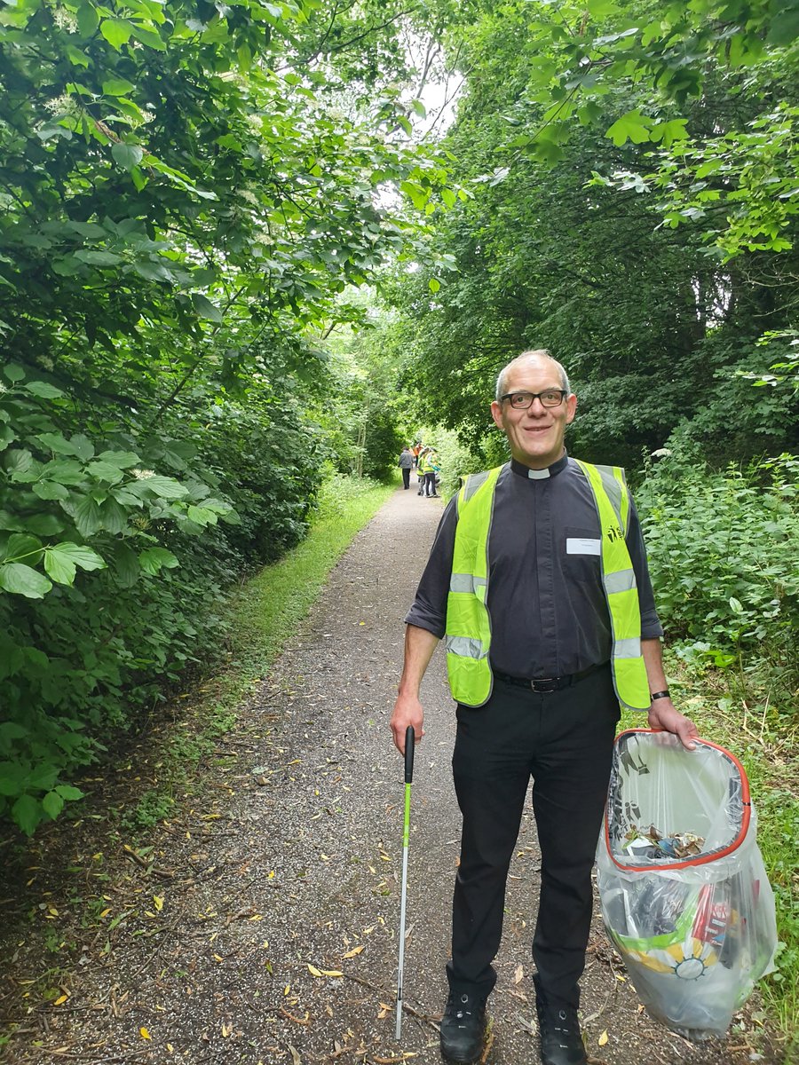 YardleyWMP's tweet photo. Huge community litterpick from  St Cyprians community centre towards the @AckersAdventure and small heath highway , lots of partner agencies in attendance and a huge amount of litter removed @ZafarMBE @lparkinson65  #amazingturnout #amazingpeople https://t.co/SG4iaxHgLy