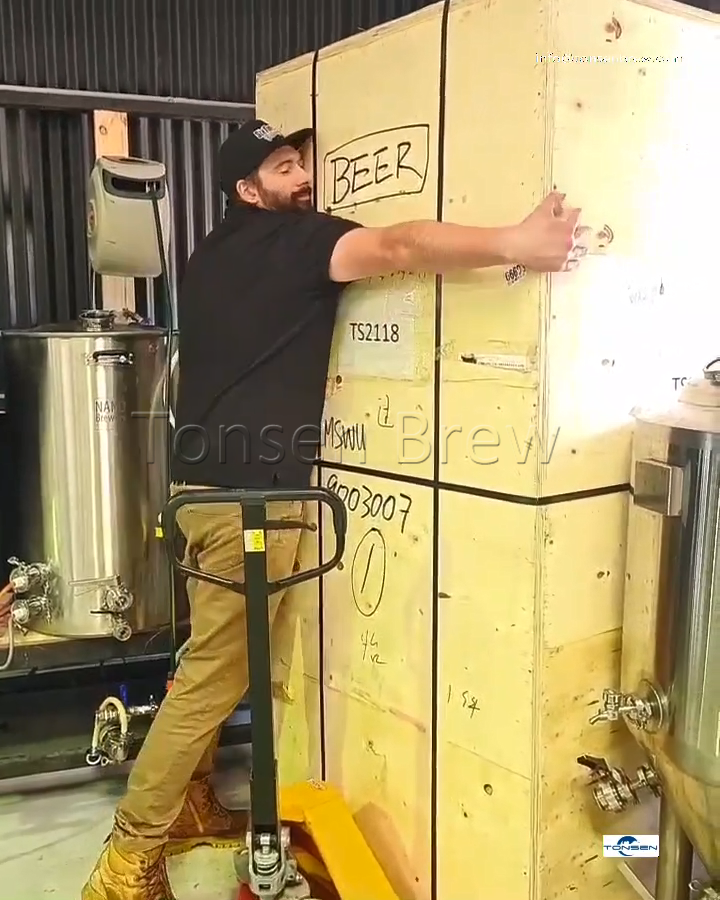 HelenLiu2018's tweet image. With these newly arrived brewing tanks, What new beer will they get? 😘😘😘😘
Happy cooperation with Tonsen Equipment. 
Email: helen@tonsenbrew.com
Whatsapp:+86 153 1556 2731
#tonsen #unitank #brewerysystem #beer #brasserie #beerbrewingsystem #fermentation #fermenters #fvs #cct