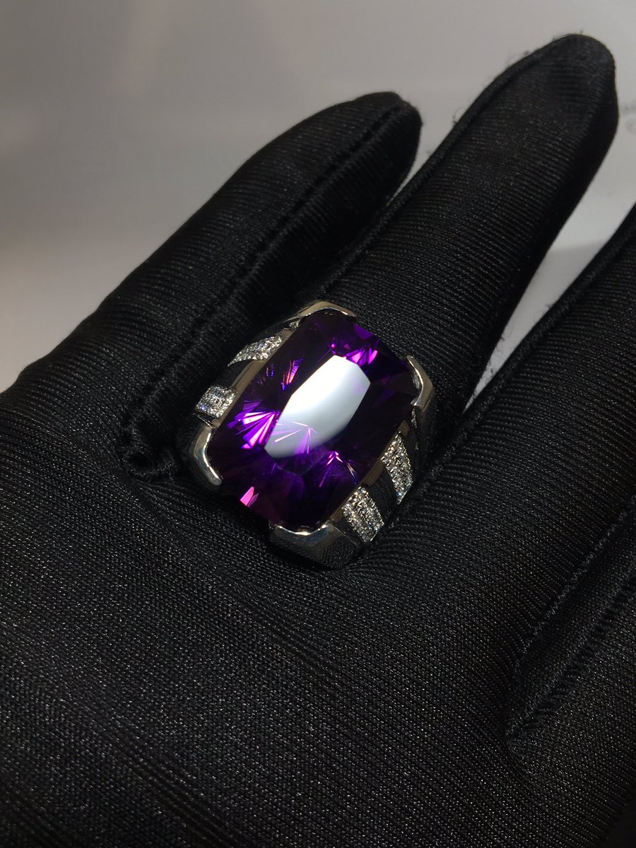 aksprtijelly's tweet photo. My ring 💎 https://t.co/qTpGQaSkam
