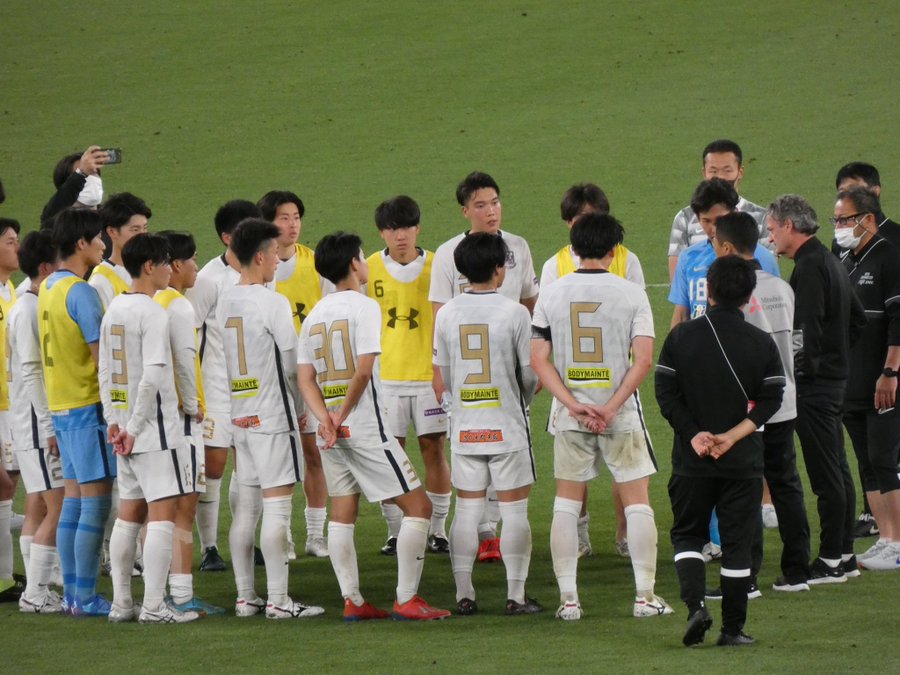 Fc東京の勝利後 相手選手たちを集めて異例の ミーティング を行ったアルベル監督 キミたちは ゲキサカ