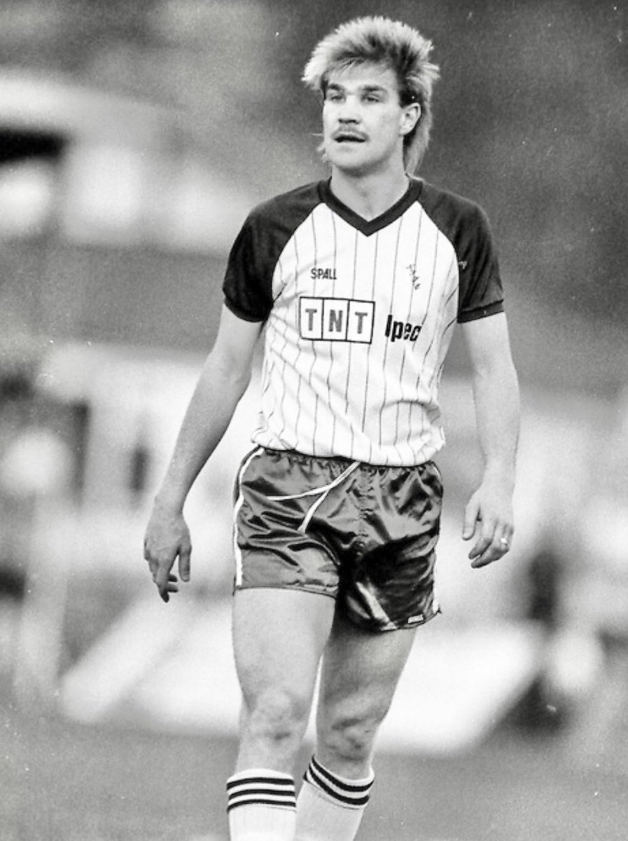 FootballThen's tweet photo. That kit 🙌🏼
The great Richard Hill, Northampton Town (1985-87) #NTFC #TheCobblers #NorthamptonTownFC 
[Credit: Kappa Sport Pictures] https://t.co/zPTzqDwERL