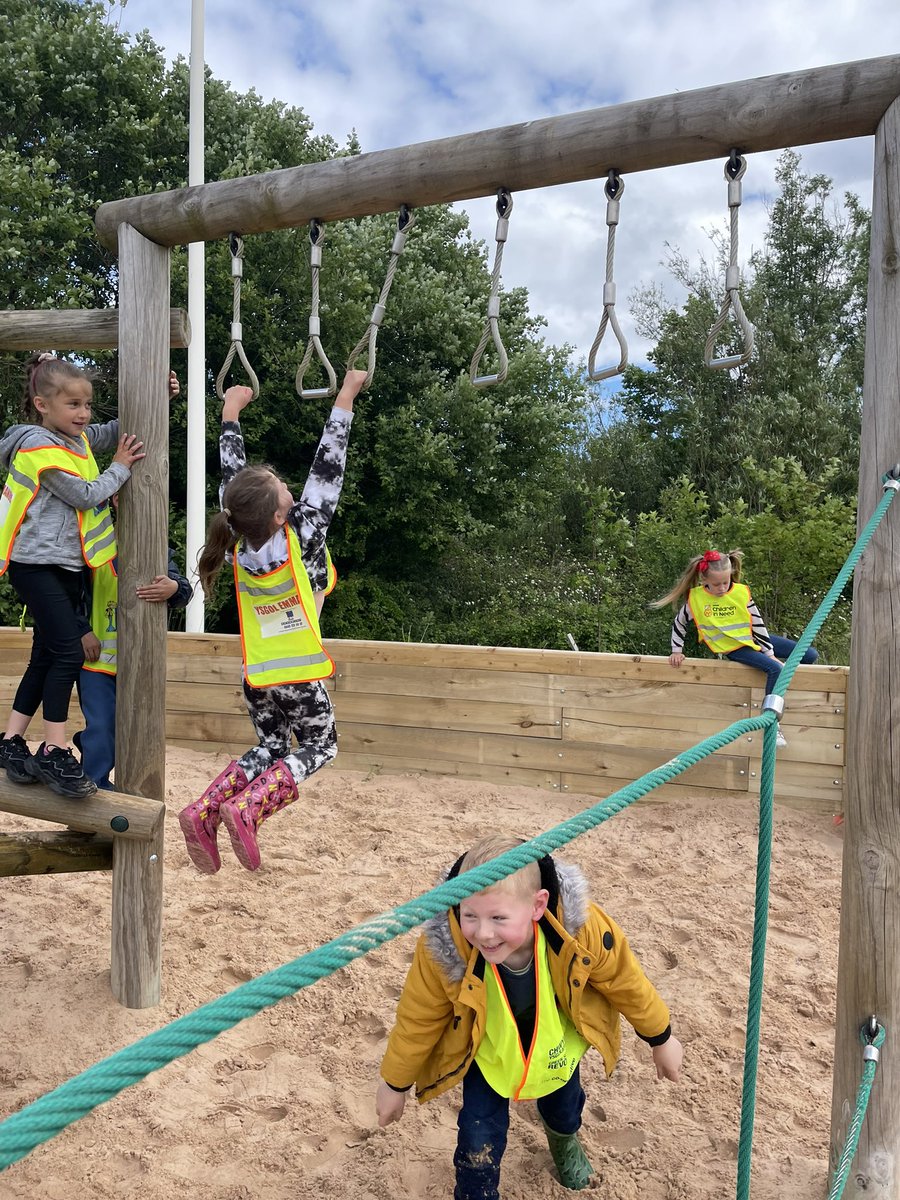 MissSmith2017's tweet image. @YsgolEmmanuel we have arrived #RSPB #2D #2SO