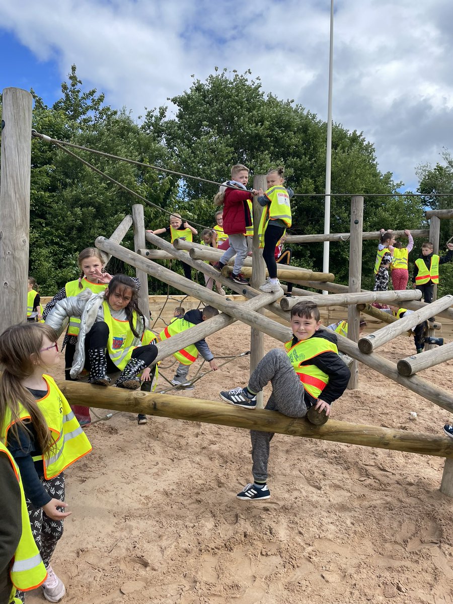 MissSmith2017's tweet image. @YsgolEmmanuel we have arrived #RSPB #2D #2SO