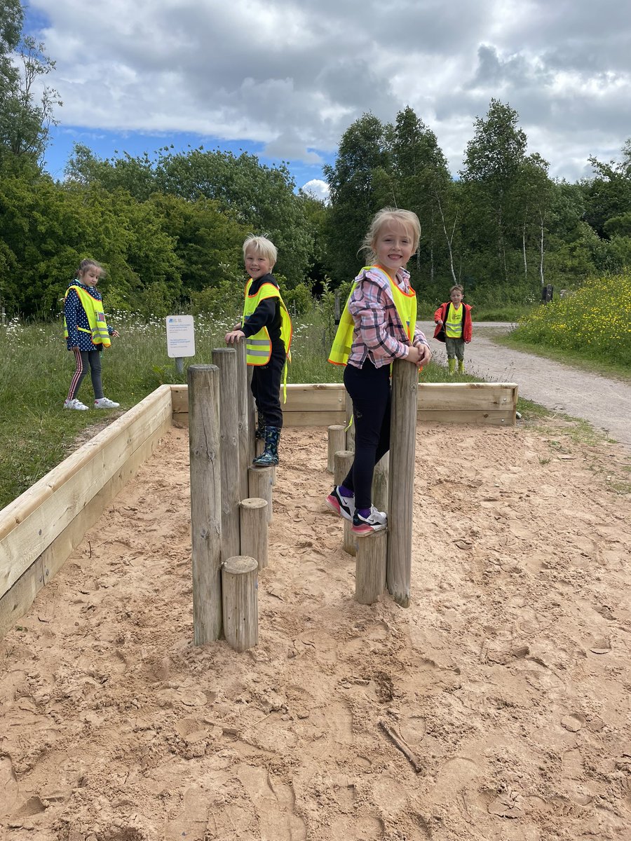 MissSmith2017's tweet image. @YsgolEmmanuel we have arrived #RSPB #2D #2SO