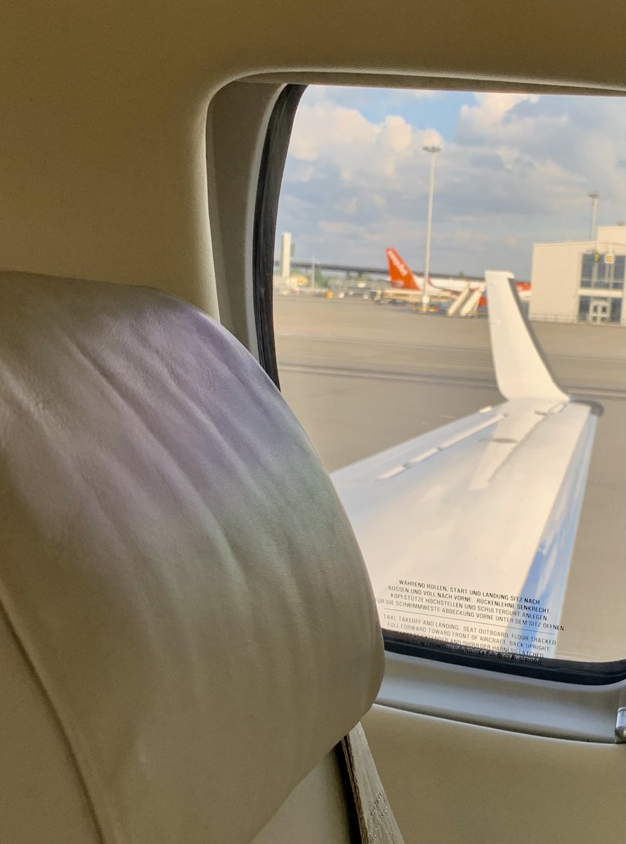 EmeraldMedia's tweet photo. When airports are crowded, staff stressed, overworked, underpaid, missing colleagues who have left the industry - business aviation is an enabler.  Glasgow-Oxford. 60 mins #CJ2. Smooth. ⁦@SignatureFBO⁩ @AirCharterScot⁩ ⁦@OxfordAirportUK⁩ ⁦@TextronAviation⁩ 👏 https://t.co/7CGVsJK2tN