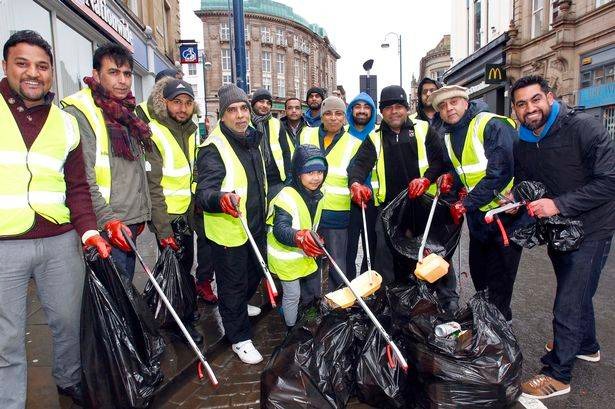 VoiceOfIslamUK's tweet photo. As a Muslim, humanitarian work is one of the ways that we can demonstrate our religion to the outside world, we should show that we play a positive role in society.

Tariq Shah, Awarded an OBE in the Queen’s Platinum Jubilee honours @VigoGroup

Listen back:https://t.co/oa4NaJiQru https://t.co/iCpjzv1Rdl