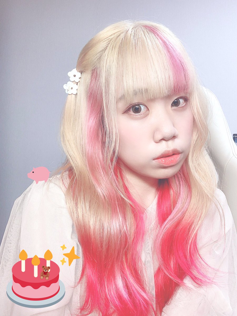 mah0068's tweet photo. 本日誕生日を迎え23歳になりました🎈🎉

相変わらず歌に音楽にだった22歳は、初めて舞台に出させてもらったり、芝居色が強くもありました🌸あとぴんくになったね💓

23歳、とにかく楽しいことやりたいことを突き���めたいと思います❤️‍🔥
関わってくれている全ての方いつもありがとうございます🦑 https://t.co/TQE2huR8wI