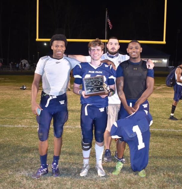CoachOwens_FB's tweet photo. Heck of a run gentleman. Congrats to the class of 2022. #champsforlife #championsinlife #LBL #FOE https://t.co/LAye5G7wbf