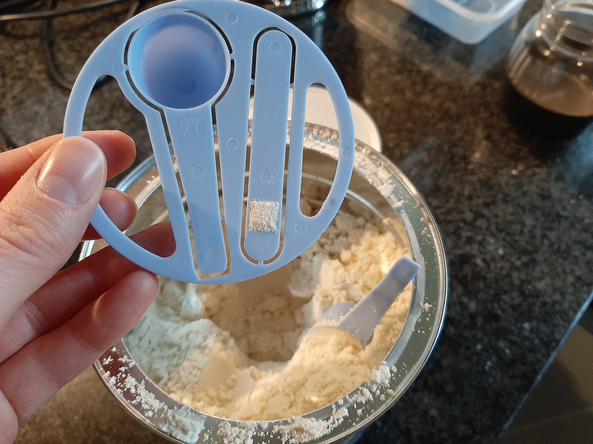 #SMA #formula #antiplastic Sma, instead of a new plastic scoop in every tub could you have a hotline to call if you need a replacement, like they have on some washing powder boxes? They go in the bin every time and can easily be washed and sterilised!