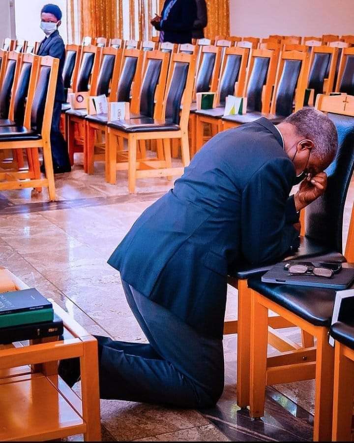 OfficialOOlaoye's tweet photo. I'm glad I stood behind a man who means well for the future of this Nation. I will do it again and again. @ProfOsinbajo, you are a true hero of our democracy. Our God still rules in the affairs men.God bless you sir🙏 https://t.co/qi6DTS97I8