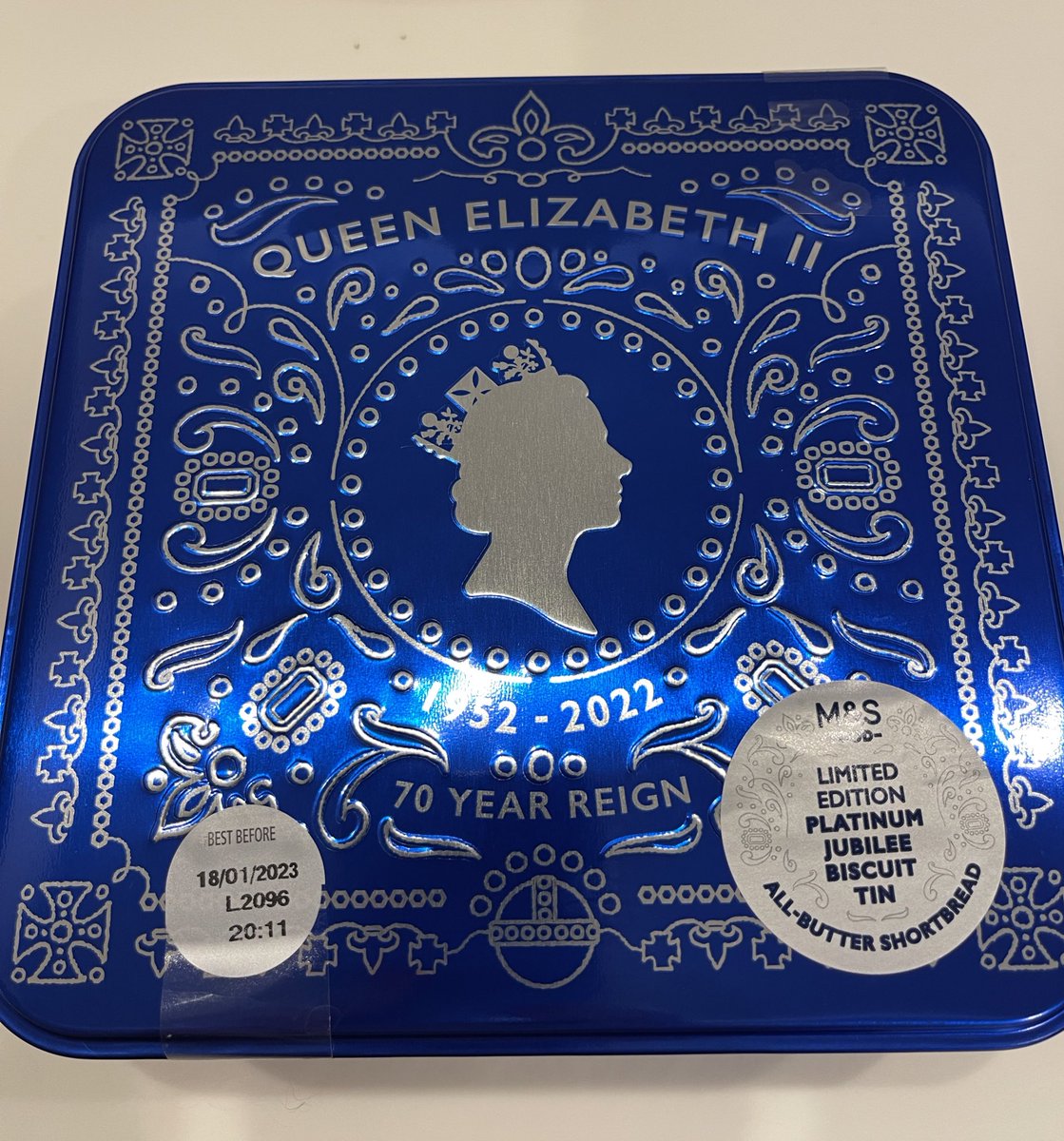 ma16599402's tweet photo. 届いた〜🤩遅ればせながら。
#britishcornershop さまさま🙏でも😅少々送料が高いから、たまにしか利用しません。
これだけ私のリクエストであとは全部オットのシリアルやチョコレートビスケット、粉末グレービーの素など。
必需品ではないけど香港では全て簡単に入手可能だったから今更やめられない🙄 https://t.co/164y2X78zH
