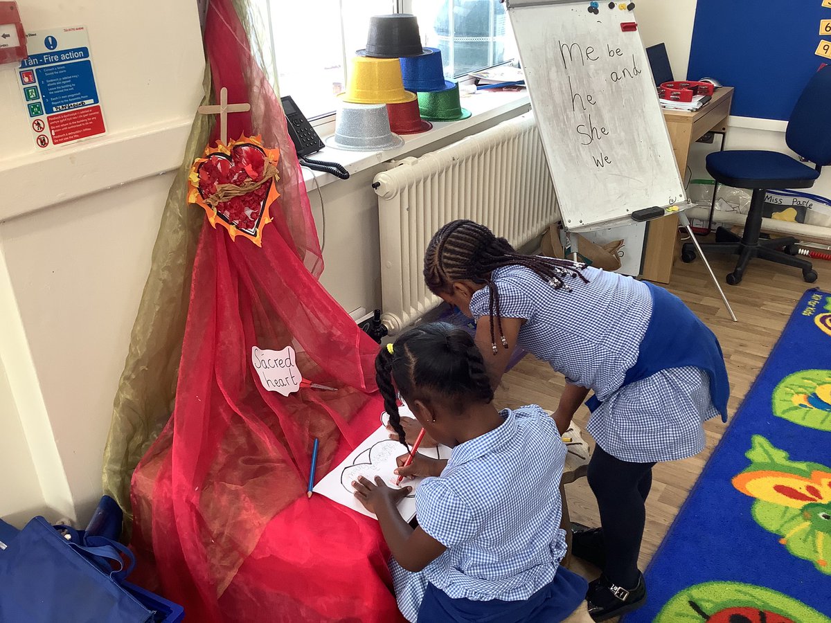 StMarysCF11Rec's tweet photo. June is the month we celebrate Jesus’ Sacred heart. We have enjoyed making sacred hearts and writing messages to Jesus. https://t.co/aaFCC0Tbom