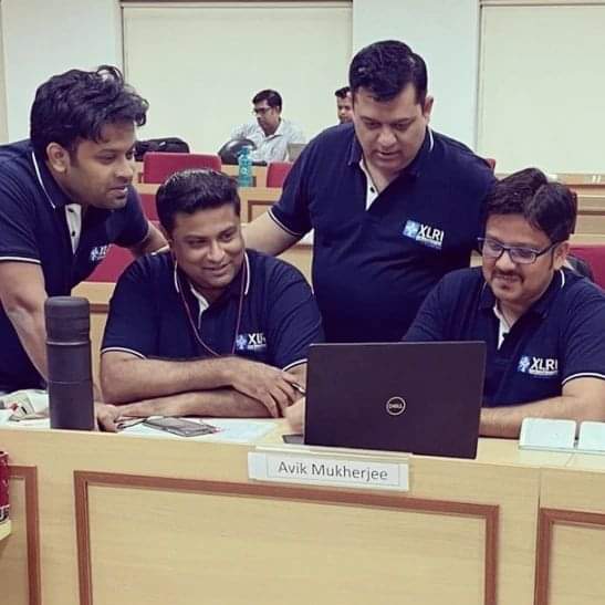 prateekchat's tweet photo. Giving it a final look, before our group presents to the full class.. this is where the rubber hits the road.. #BackToSchool #TurnaroundStrategy #Presentation https://t.co/ywMUw1W6T0