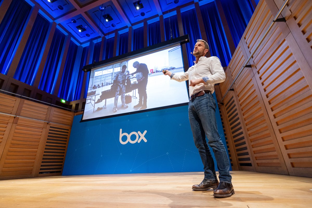 Box_Europe's tweet photo. Richard Browning of @takeonGravity has given our guests a taste of how businesses can be scaled with innovation. Failing and learning fast has taught him one lesson: don’t give up on what you want to achieve, despite how crazy it may look.

#boxcioworks2022 #box #box_emea https://t.co/wX6ovFSiQF
