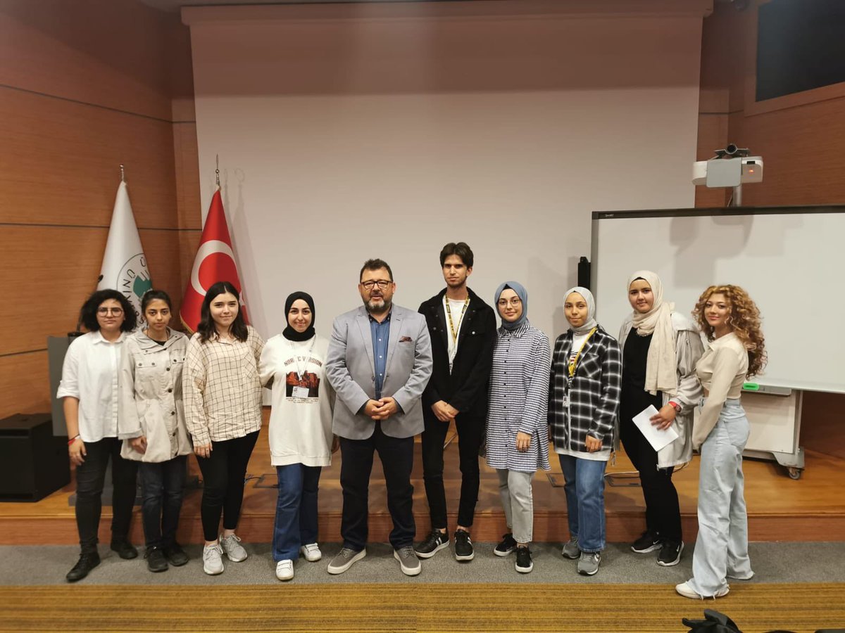 7 Haziran Salı günü değerli hocamız Mesut Demirbilek ile gerçekleştirdiğimiz Cinayet Suçları ve Adli İncelemeleri etkinliğimize başta konuşmacımız olmak üzere katılan herkese teşekkür ederiz 🤗 Bir sonraki etkinliğimizde görüşmek üzere 👋🏼