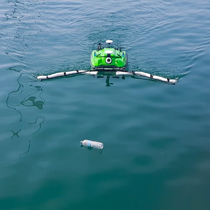 gpaseabots's tweet photo. We have just carried out a trial at @PortTarraco with our #SB100CLEANER.🛥️ This #USV, designed to remove floating waste and #hydrocarbons, is the basis of our new service #SocialCleanerSeabot, launched by #GPASEABOTS and the third sector organization @TEBcooperativa. #drone https://t.co/2GPZPMkoO0