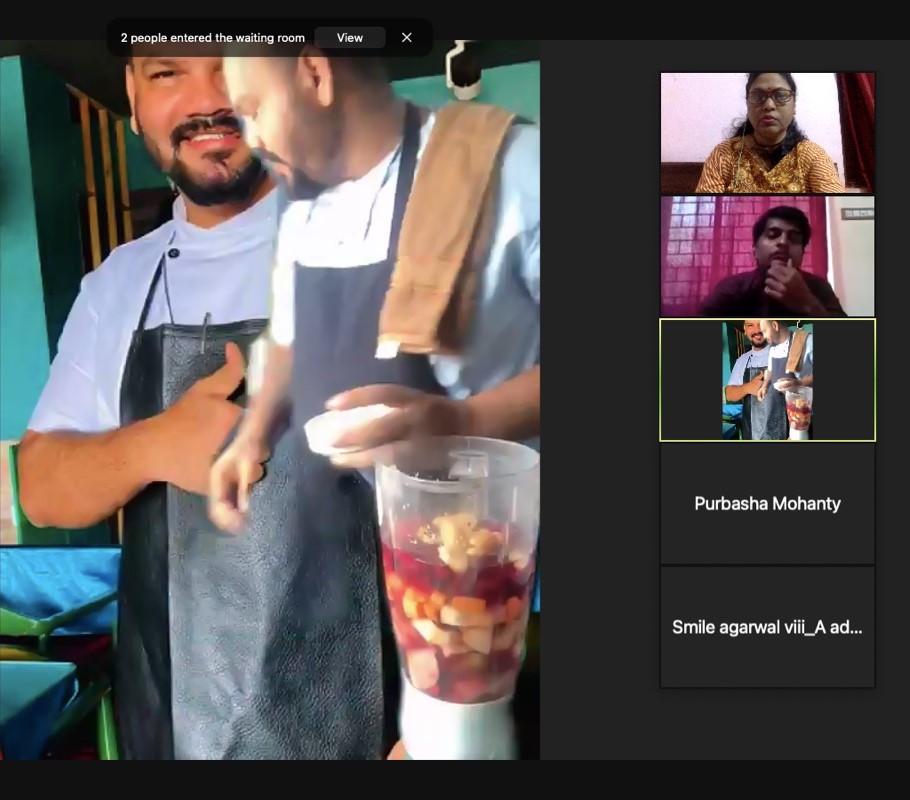 SAI_Edu_In's tweet photo. Morning Session: ‘Foodie Moodie’ by Chef Micheal
The very experienced and well-acclaimed, Chef Michael from Micheal’s Kitchen conducted a workshop on June 7, 2022, for the SAIoneers of Class VIII,
#NutritiveRecipes
#HealthyJuices
#FoodieMoodie
#Hygeine
#CookingWithoutFire https://t.co/oJfsXbuREi