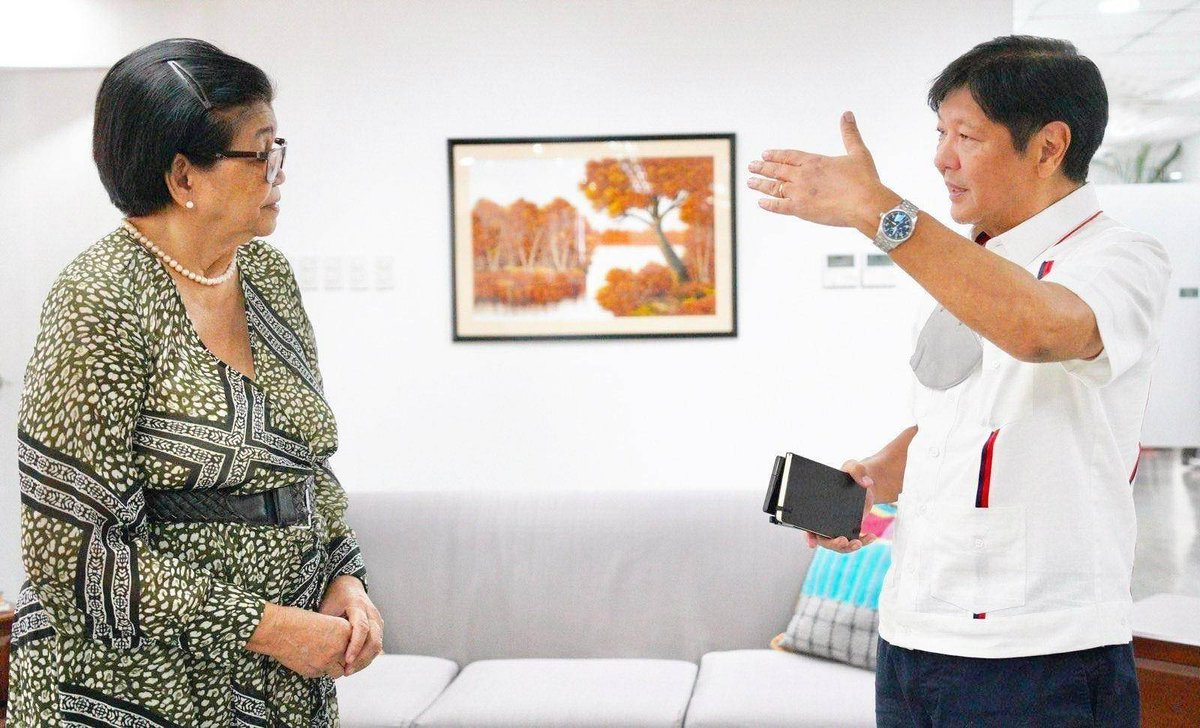 PartidoFederalP's tweet photo. Retired UP Professor Clarita Carlos, along with ABONO Partylist Rep. Conrado Estrella III respectively accepted the offer to serve as National Security Adviser (NSA) and Department of Agrarian Reform (DAR) secretary under BBM.

#PartidoFederalngPilipinas https://t.co/j1XCEwUIdj