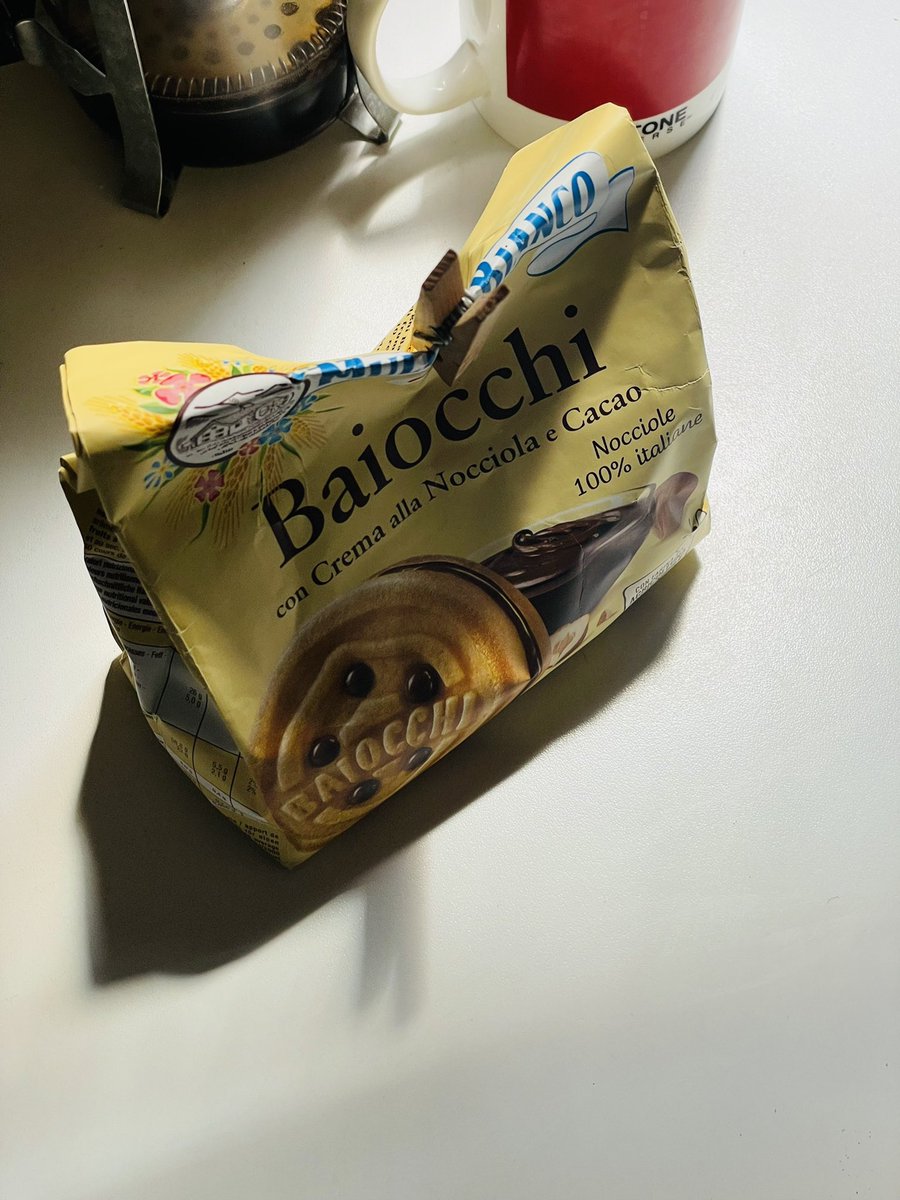 J’adore l’Italie et tout mais je sais pas si on peut faire confiance à un pays qui laisse la drogue en libre service comme ça