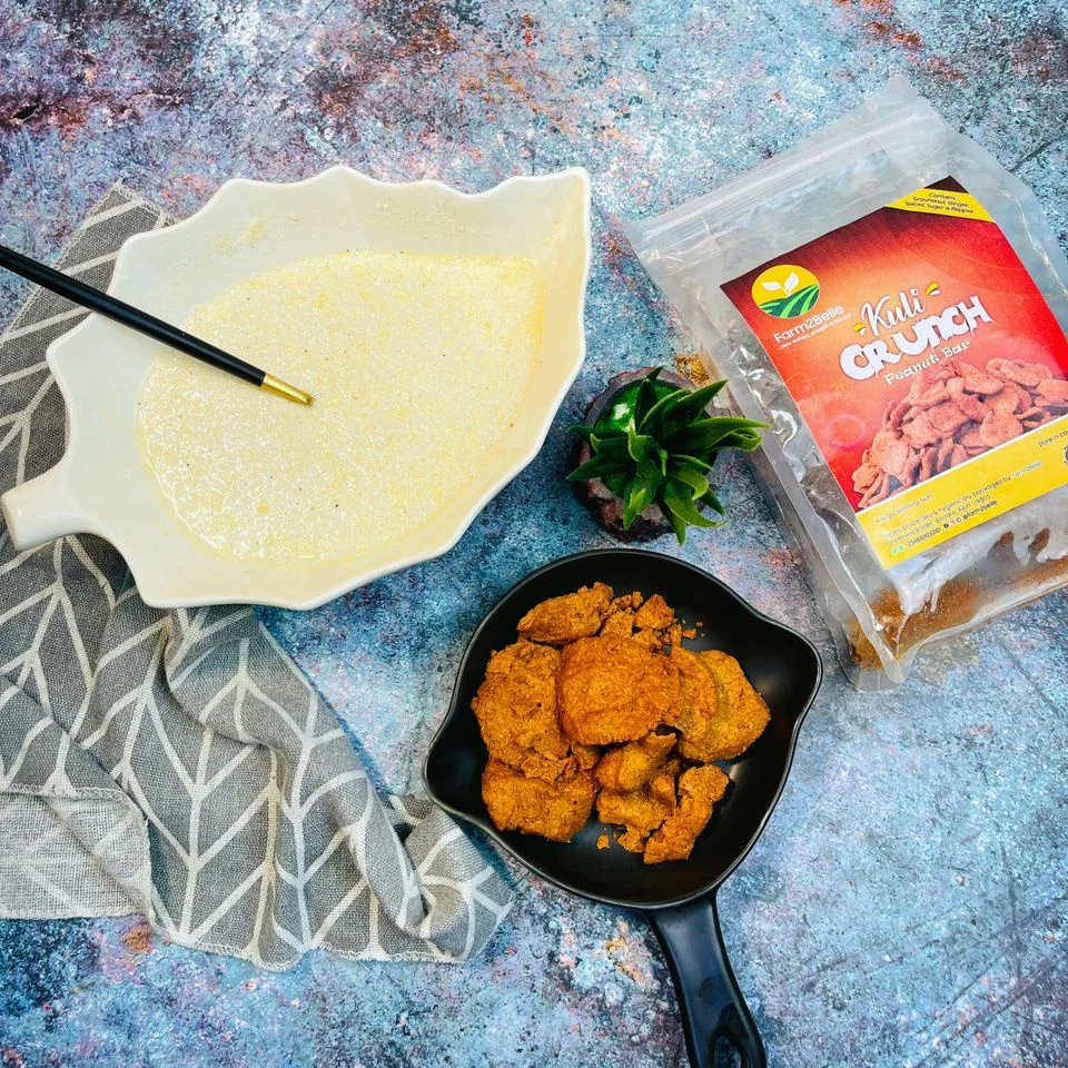 Farm2Belle's tweet photo. Hot afternoon? 

Pour some garri ijebu inside a bowl, add some ice cubes, and get your kuli kuli beside you.

O ti set! Just chill and enjoy your life.

We've got both garri and kuli kuli, top quality as always😇.

Slide into the dm.
#garriijebu
#kulikuli
#peanutbars
#cassava https://t.co/P9Fu3fkPGQ