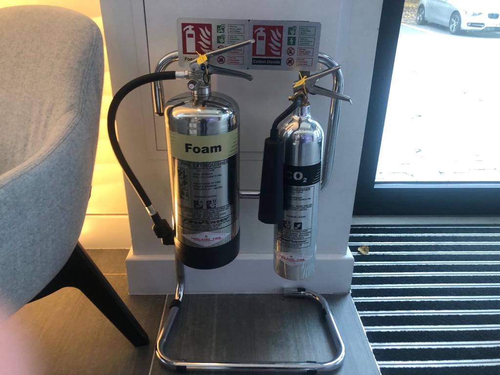 Midland_Fire's tweet photo. Why not spruce up your work-space with our #Chrome #FireExtinguishers and #Chrome #ExtinguisherStands.

Call us for more information 01217458444

Email: Sales@midland-fire.co.uk

Click: https://t.co/VUnDKzRnwf https://t.co/k5XEq8uR3M