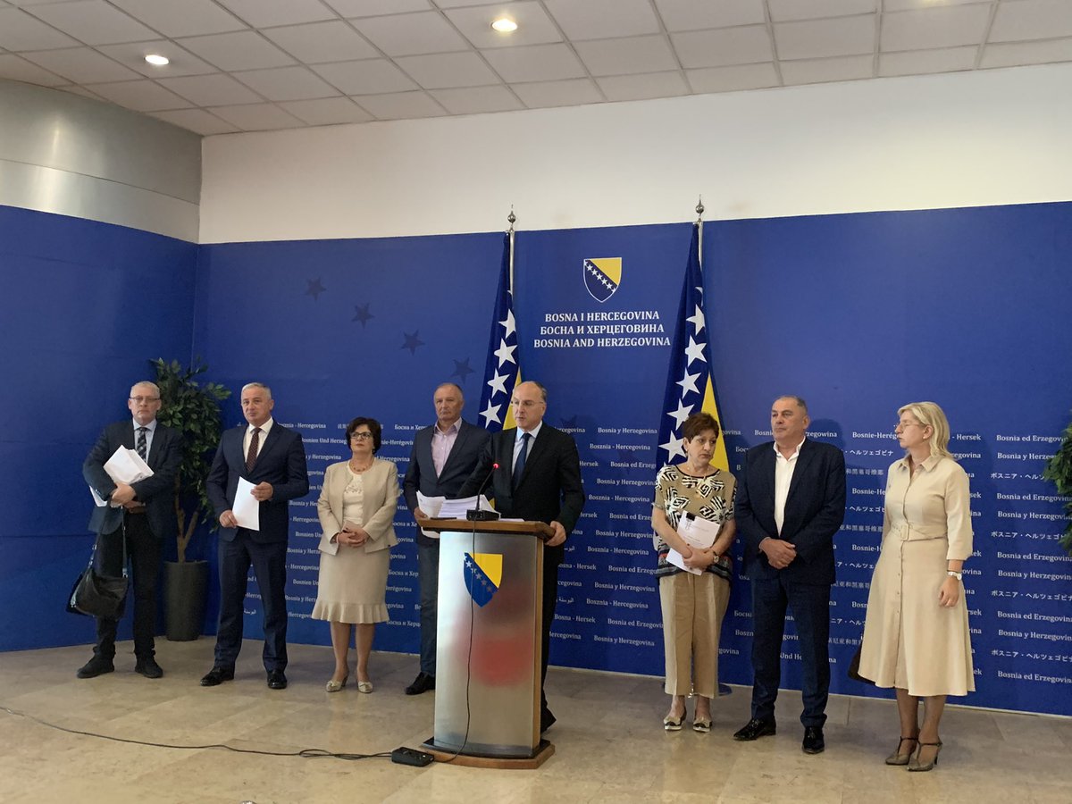 slavisaStar's tweet photo. Parlamentarna istrazna komisija za utvrdjivanje stanja u pravosudju provela radnje u kojima su konstatovali spregu pravosudja i vlasti. Odmos izmedju pravosudja i medija na niskom nivou. @N1infoSA https://t.co/hWRS9jWhSF