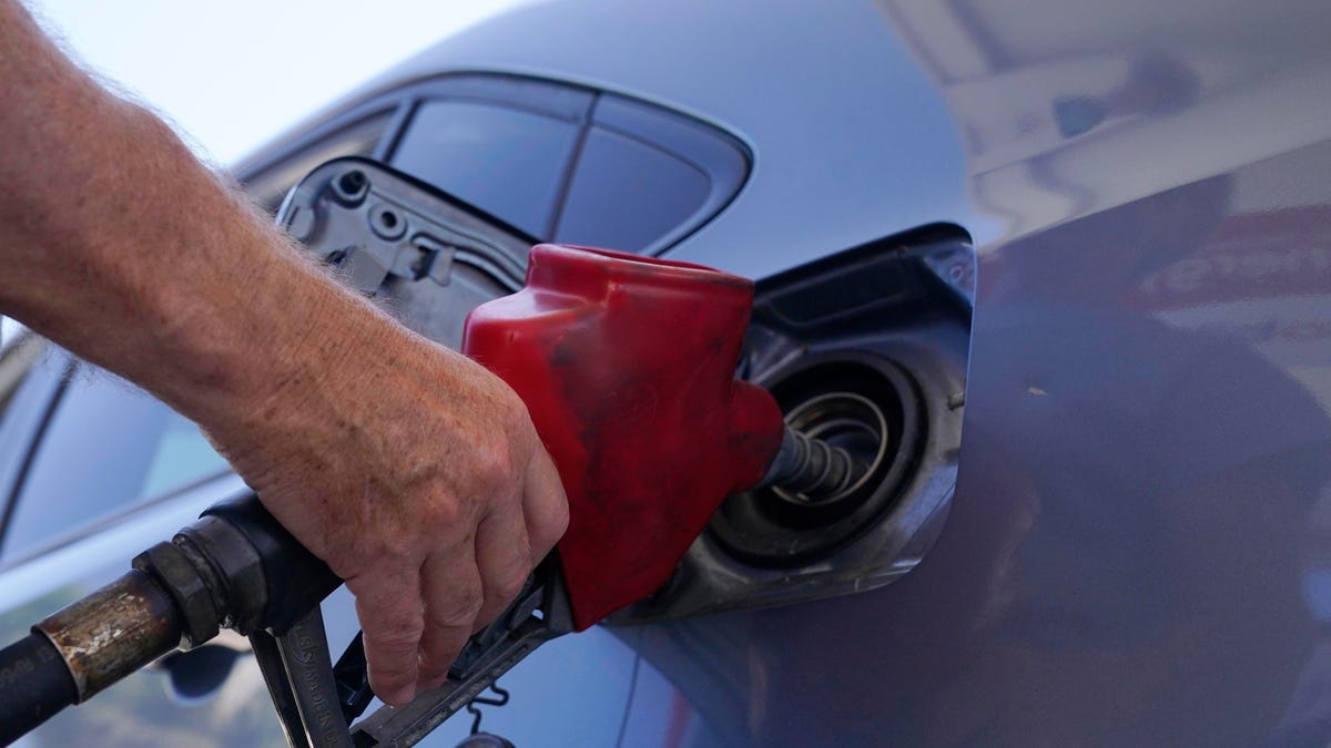Forbes's tweet photo. Gas now tops $5 a gallon in these 13 states: https://t.co/k5qa1VQdpO https://t.co/rb0WJ29tjf