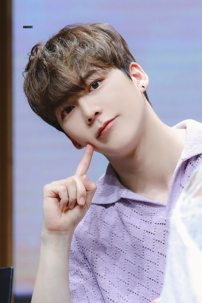 ondust_0916's tweet photo. 220605 애플뮤직 HQ @by_verivery

기사 사진 찍는 줄
#VERIVERY #베리베리 #MINCHAN #민찬 https://t.co/LnEd6XntoD