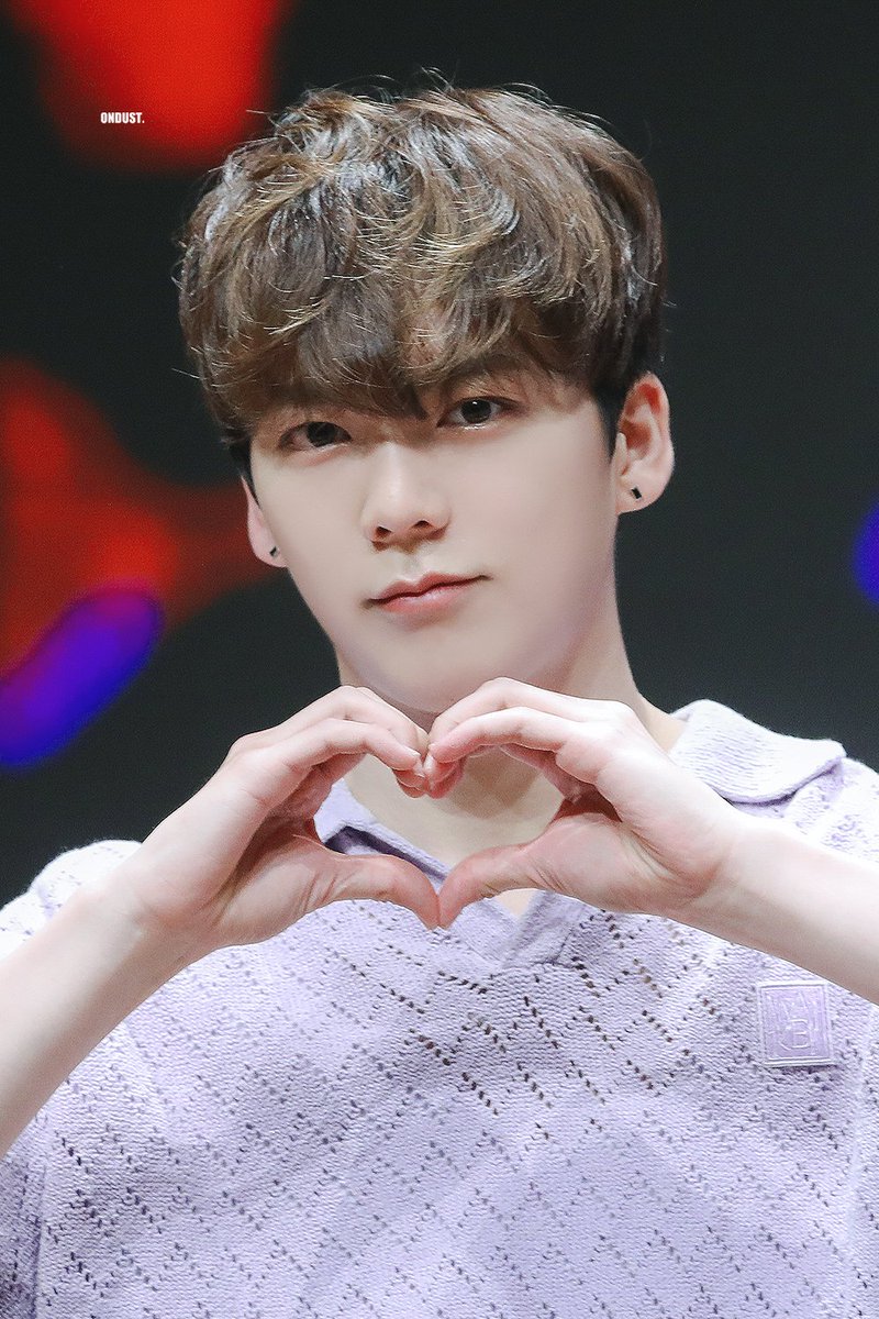 ondust_0916's tweet photo. 220605 애플뮤직 HQ @by_verivery

기사 사진 찍는 줄
#VERIVERY #베리베리 #MINCHAN #민찬 https://t.co/LnEd6XntoD