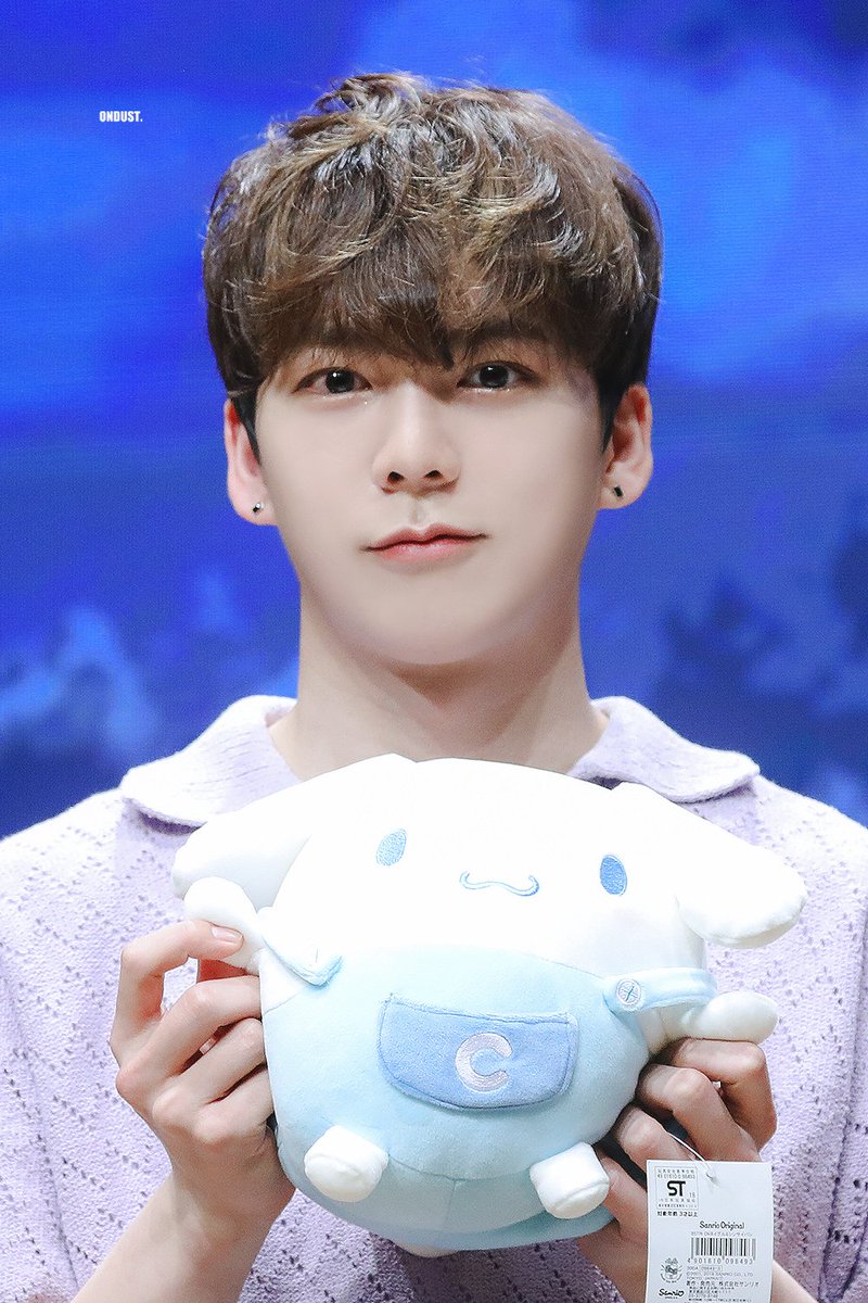 ondust_0916's tweet photo. 220605 애플뮤직 HQ @by_verivery

#VERIVERY #베리베리 #MINCHAN #민찬 https://t.co/5XJBc8Vbwv