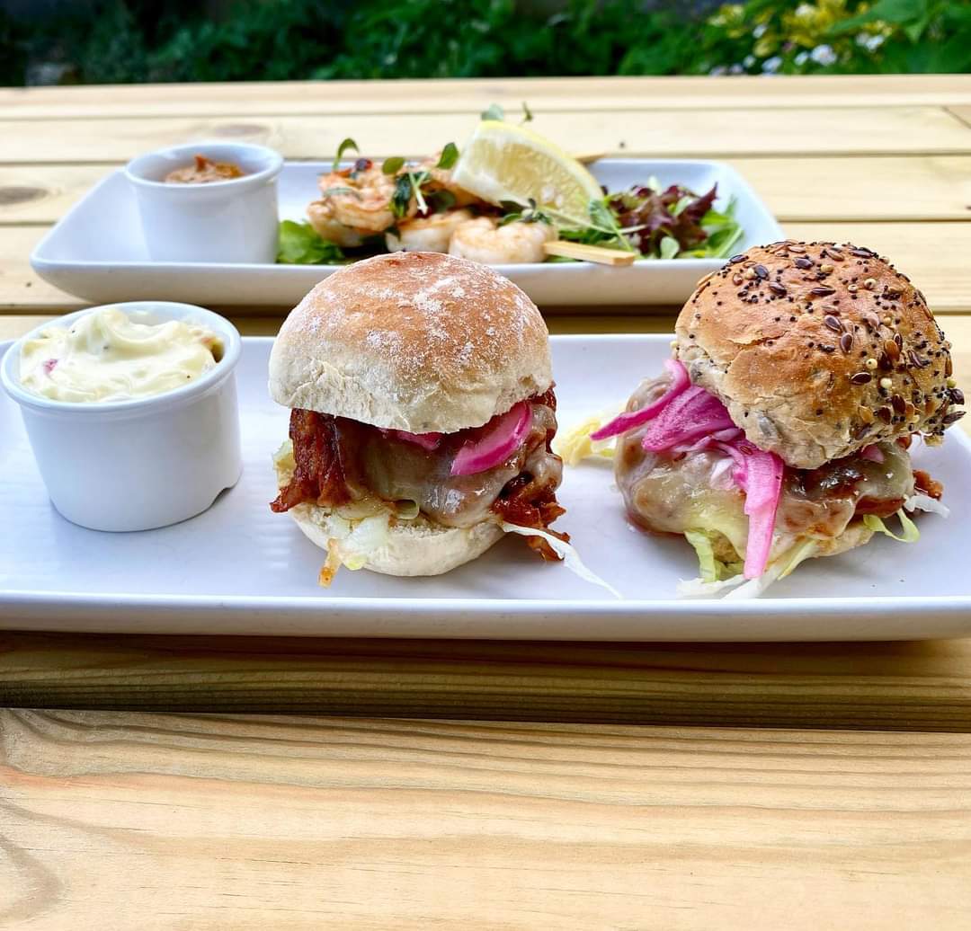 PackhorseBath's tweet image. Who doesn&apos;t love new menu day!!
Lots of great new plates of food perfect for indoor dining or garden grazing..

#newmenu #bathpubs