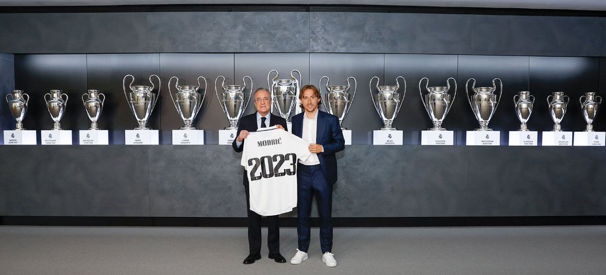 LucasNavarreteM's tweet photo. It's getting tougher for Real Madrid's photographers to fit the club's 14 European Cups in the frame. https://t.co/WojvJJuXhg