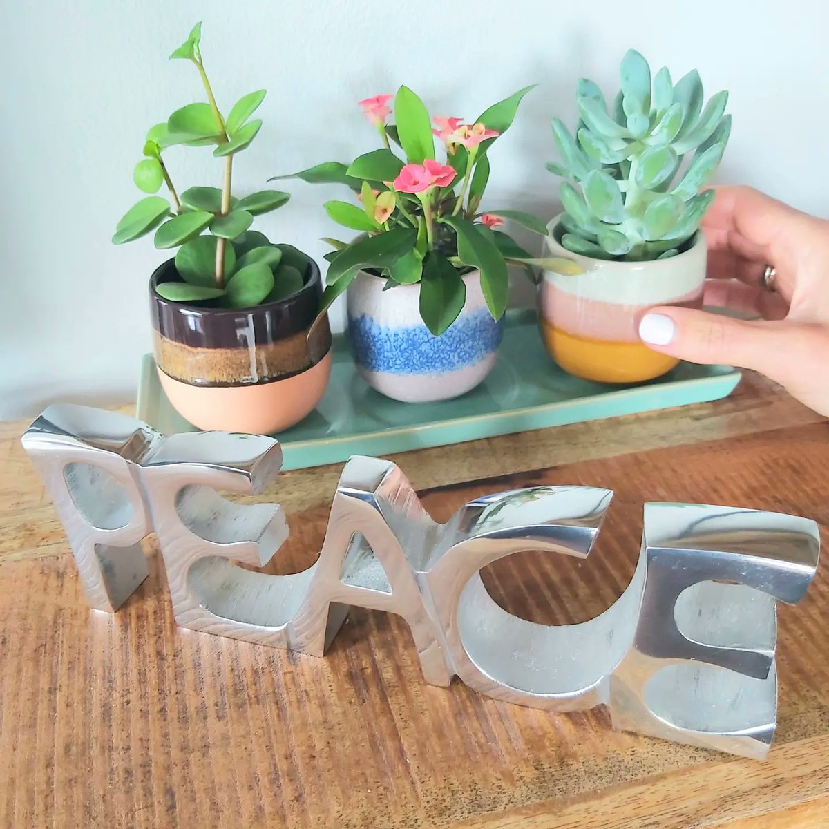 geographerstore's tweet photo. We love this new #ethically sourced #PEACE sign made from #recycled metal. Also available as FAMILY &amp; HOME. You'll find them in our #homewares section: https://t.co/Be4CNNjVce Just £19.95 + £3.95 UK p&amp;p or free delivery over £30 spend.  #ethicalshop #ecostore https://t.co/IpGP2oVaWY