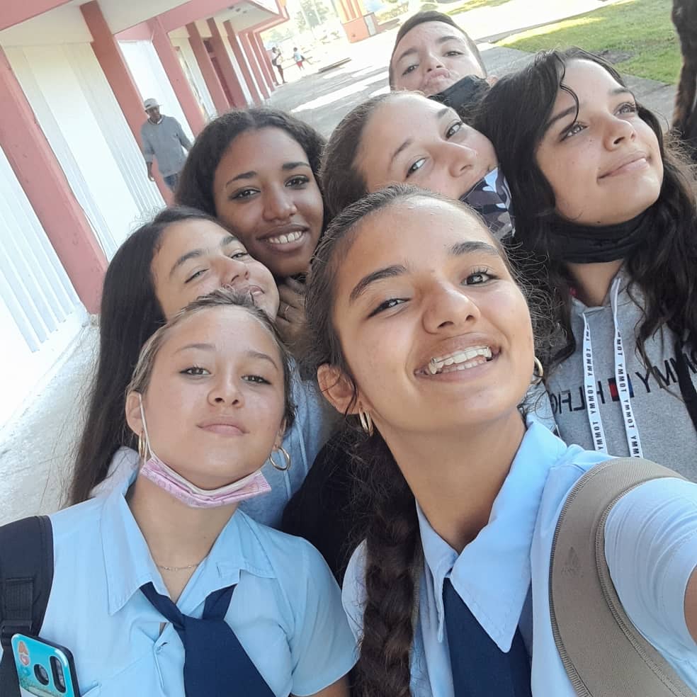 ☺️Entusiastas y 😁alegres los estudiantes del aula anexa de 9no, se siente bien estudiar en el <a href="/ipvcecarlosmarx/">IPVCE Carlos Marx</a>.
#ipvcecm⚛️ #ipvce #somos_ipvce #MatancerosEnVictoria #CubaMined @canserberitakm