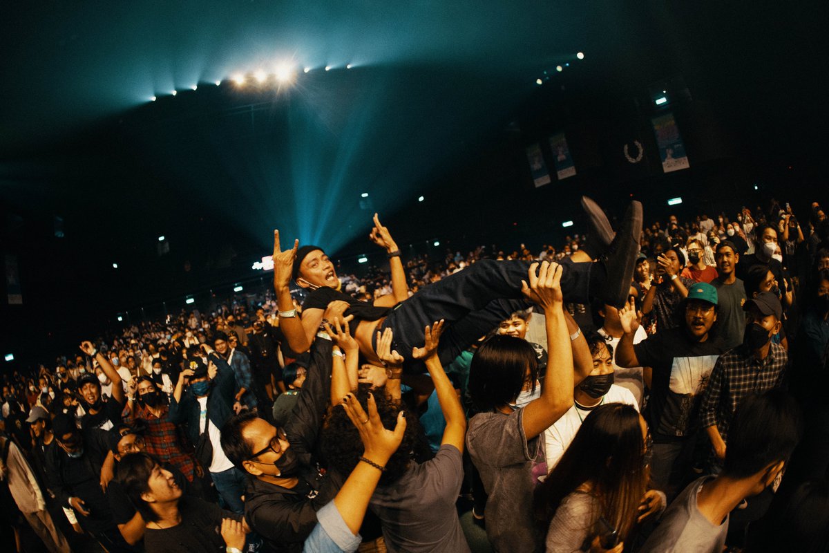 CityRoarsFestMY's tweet photo. Thank you all who came out, we had a blast! 

SEE YOU NEXT YEAR!

#CityRoarsFest2022 #BeThereBeLokal #CENDANAMalaysia #FredPerryMY #TuneCore #TigerBeerMY #ZeppKL https://t.co/n4ZCW5VH9w