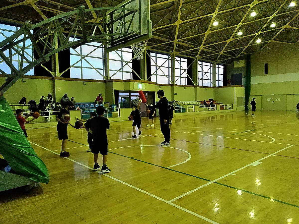 1217T1217's tweet photo. RExFREEバスケットボールアカデミー🏀
今日はBASICクラスに体験生が来てくれました👏
#RExFREE
#OWLS
#北向由樹
#BASICCLASS
#TOPCLASS
#おいらせ水曜日校
#アカデミー生募集中
#体験入学歓迎
#初回体験無料
#見学歓迎
#コーチ募集中 https://t.co/kAnvkinbwY