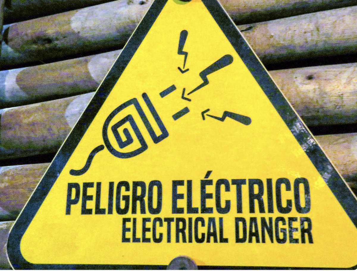 Did you know that 9% of fatal injuries on construction sites are from electrocution, and there are several electrical hazards construction workers are exposed to regularly.
#electricalhazards #accident #winstonlaw #bradwinston