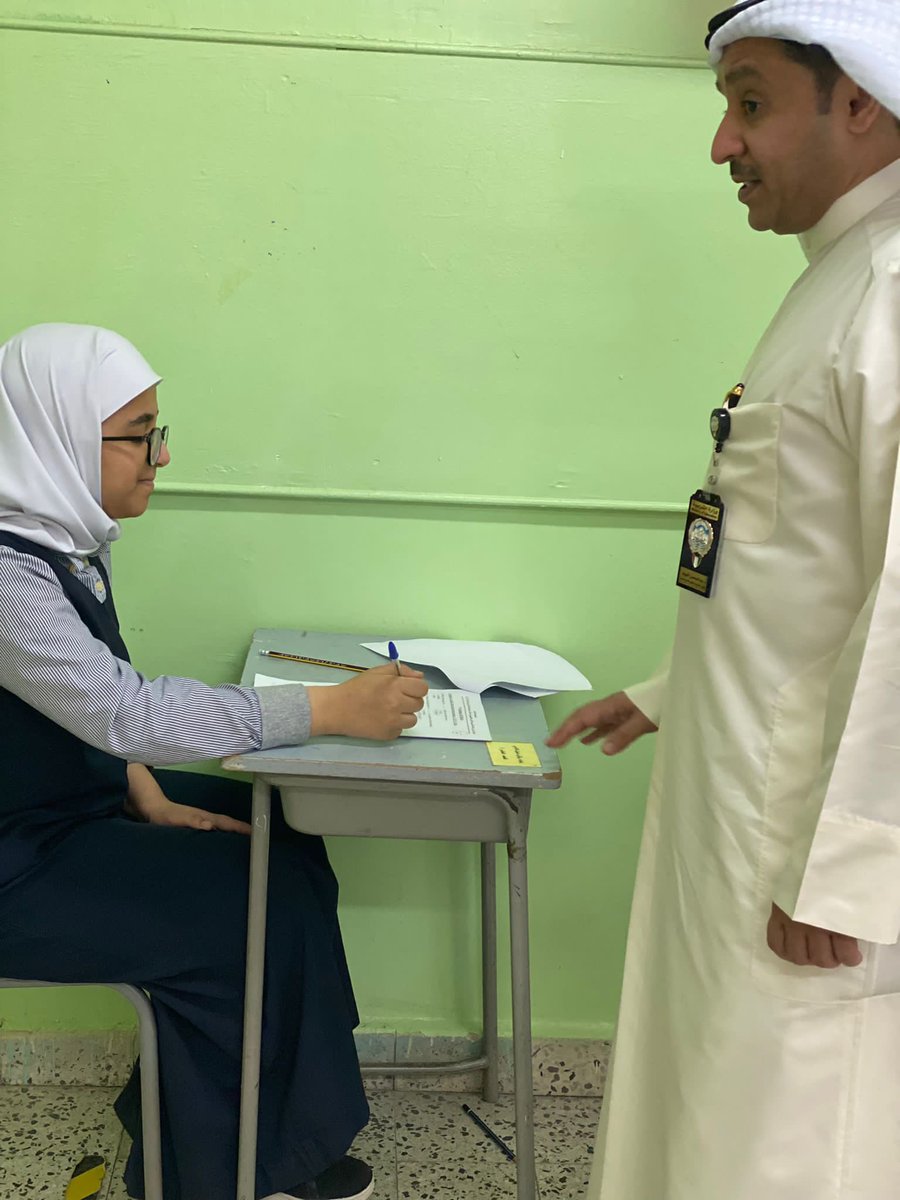 private_edu_kw's tweet photo. زيارة الدكتور عبدالمحسن الحويلة الوكيل المساعد للتعليم الخاص والنوعي (مدرسة   الفحيحيل الوطنية) و (المدرسة الجعفرية ) حيث قام بتفقد لجان اختبارات نهاية العام . https://t.co/rxWwmVQf7H