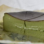 今すぐ作りたい!なめらかでとろける抹茶バスクチーズケーキ
