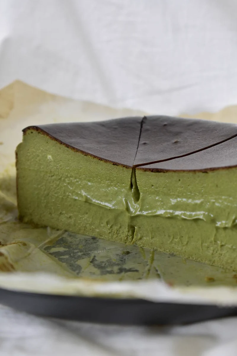 今すぐ作りたい！なめらかでとろける抹茶バスクチーズケーキ