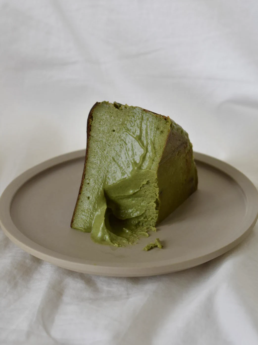 今すぐ作りたい！なめらかでとろける抹茶バスクチーズケーキ
